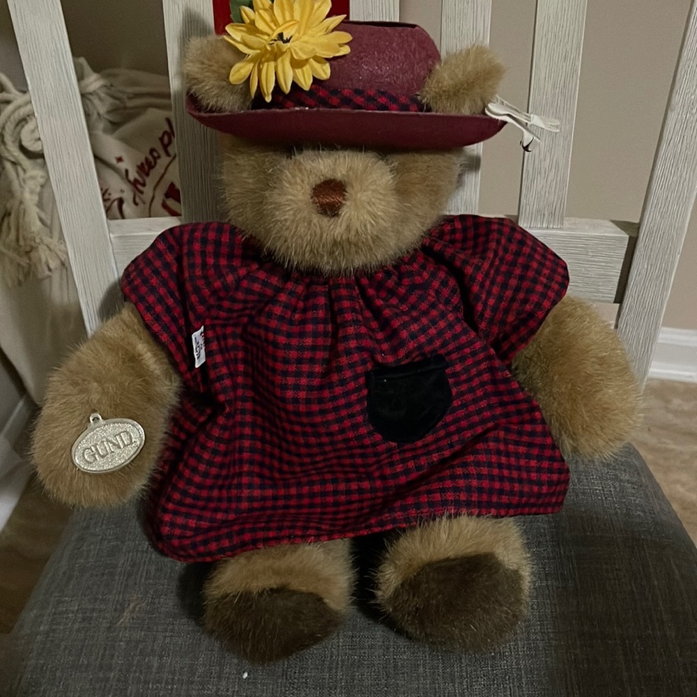 1986 Gund Teddy Bear #2039 Bear Tales Red & Black Dress